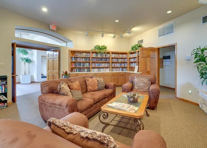 Pool Access! 55 + Snowbird Retreat In *